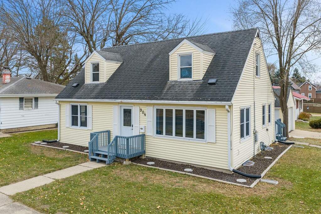 904 Seymour Street, Reedsburg, Wisconsin